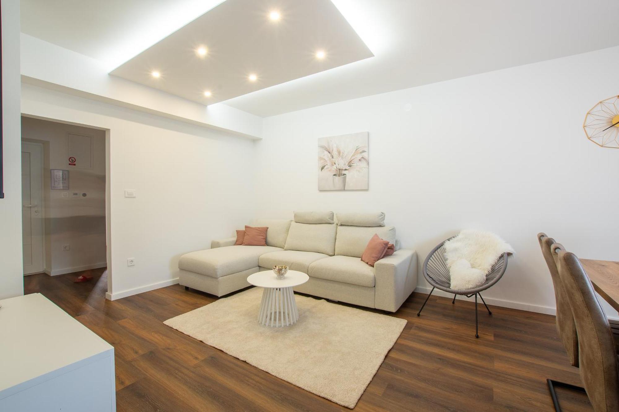 Apartman Valentina - Self Check In And Check Out Otočac المظهر الخارجي الصورة