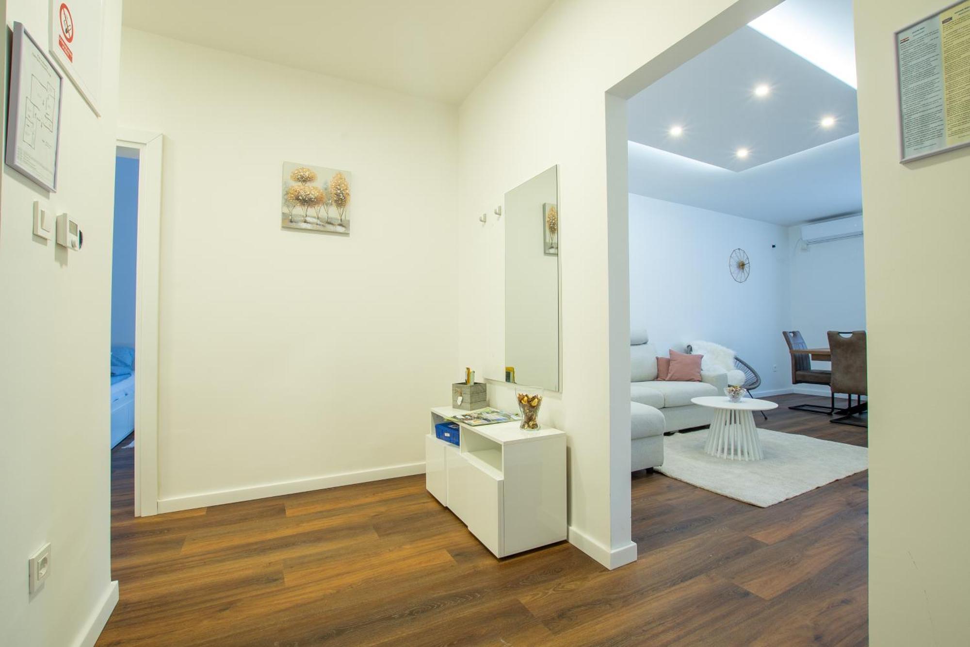 Apartman Valentina - Self Check In And Check Out Otočac المظهر الخارجي الصورة
