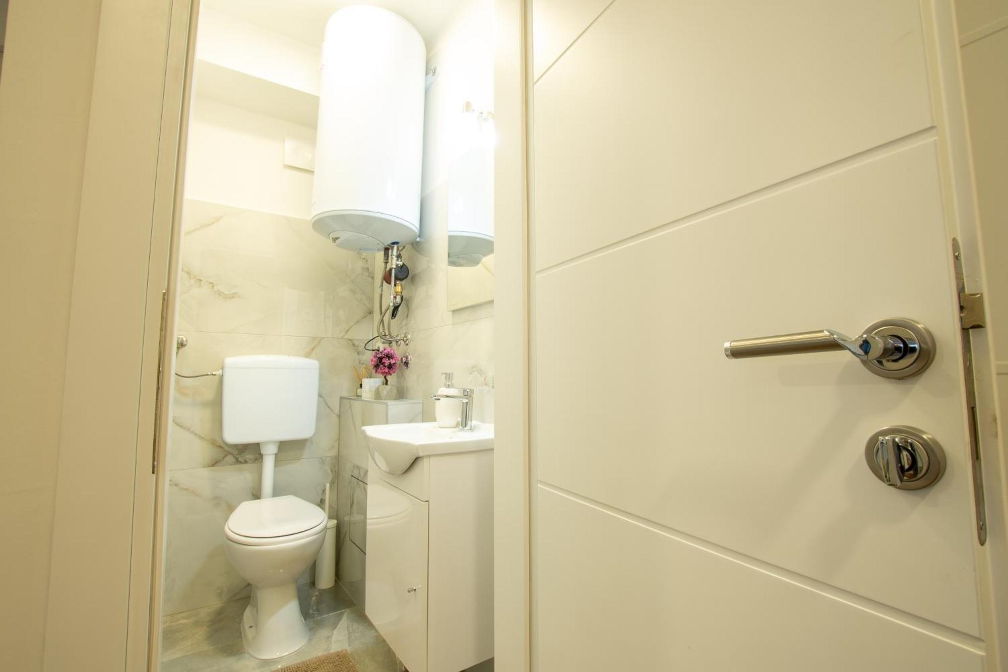 Apartman Valentina - Self Check In And Check Out Otočac المظهر الخارجي الصورة